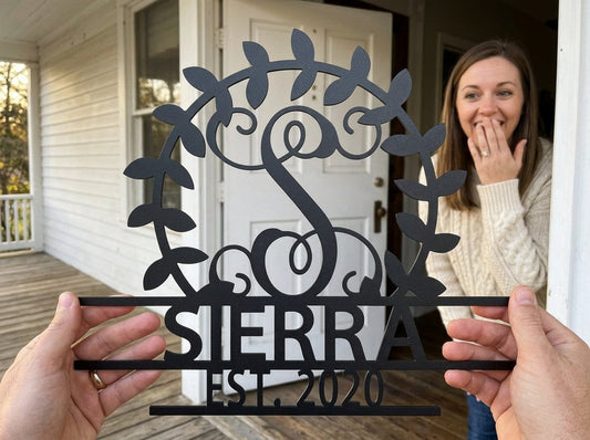 Steel Sign Personalized Family Name Metal Sign – Custom Monogram Wreath Wall Art with Established Date
